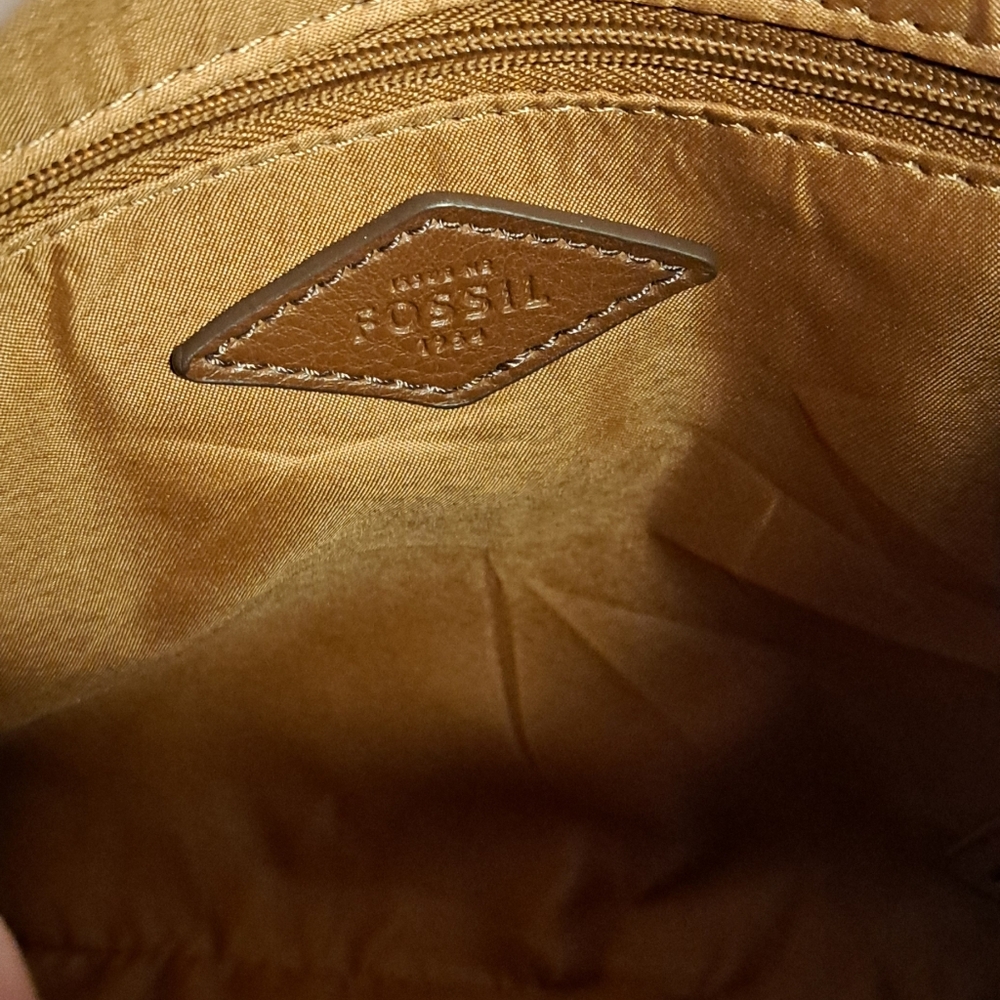Fossil Crossbody Bag - Picture 9 of 10